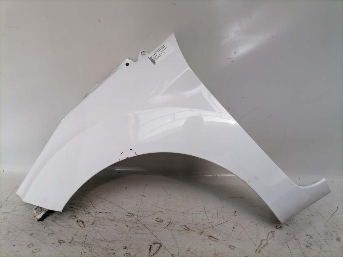 Ford Fiesta JA8 original Kotfl&uuml;gel vorn links Frost Wei&szlig; Bj.2010